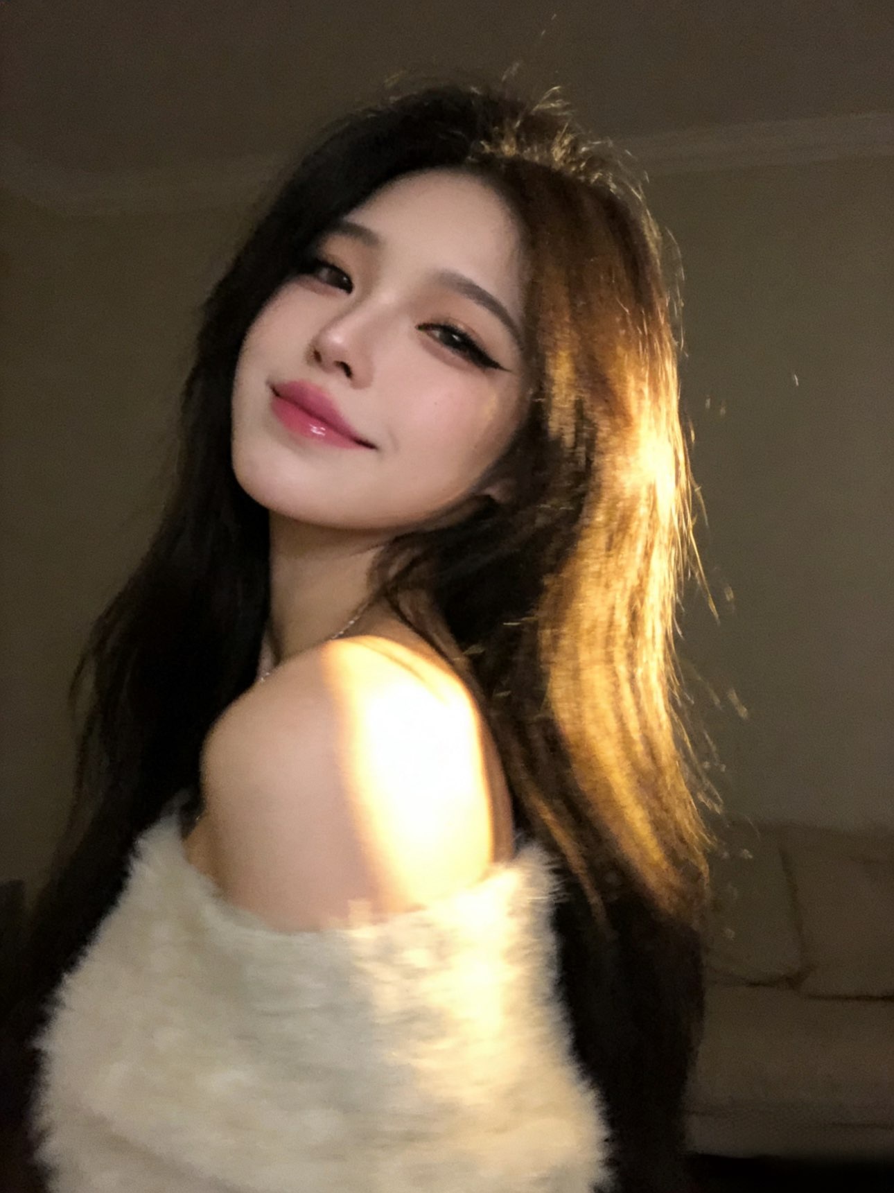 新人~闹闹主播图片