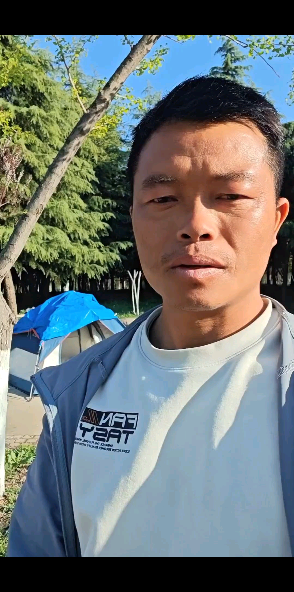 昨晚風雨雷電交加，又