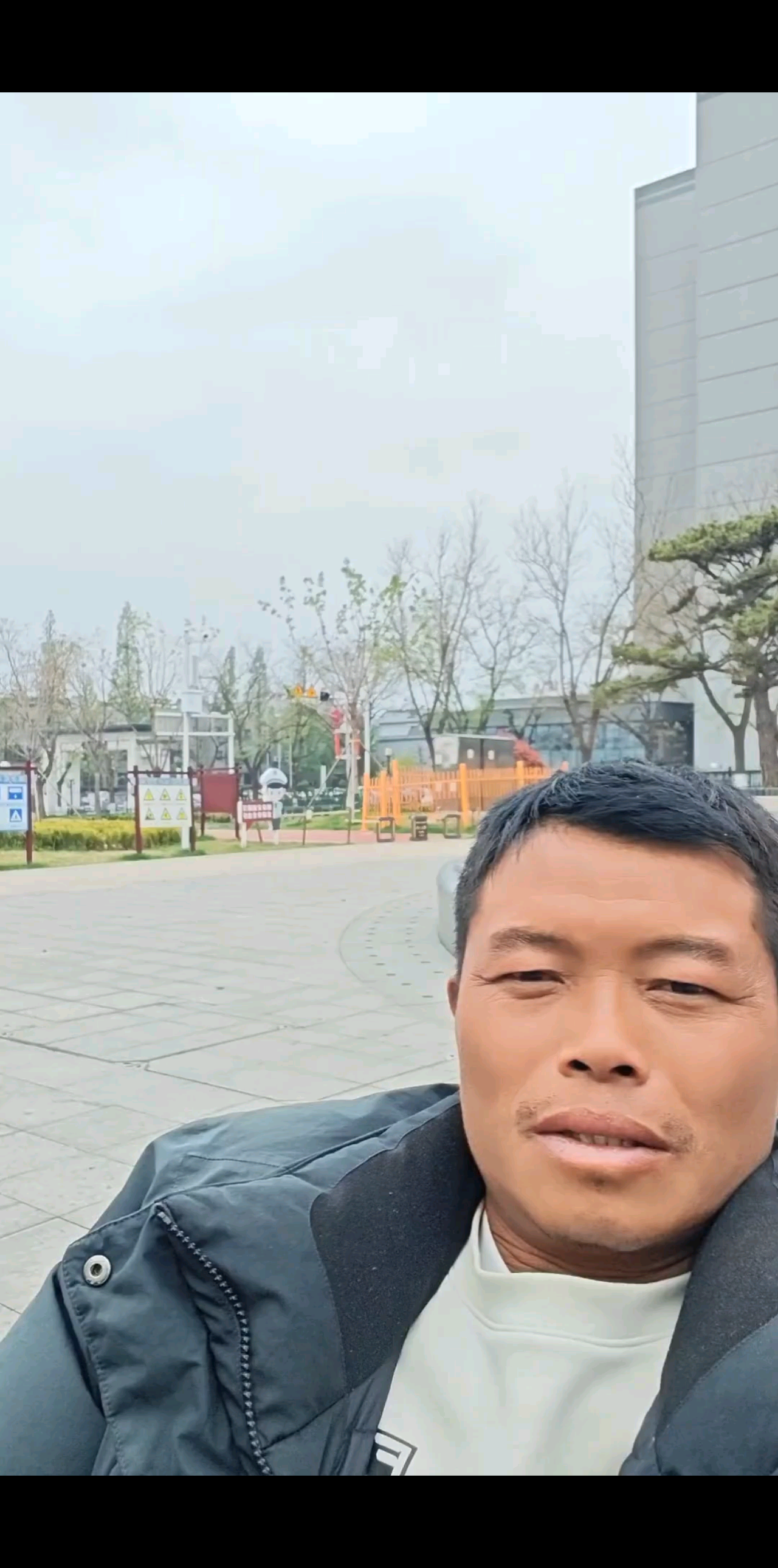 走哪睡哪今晚广场露营