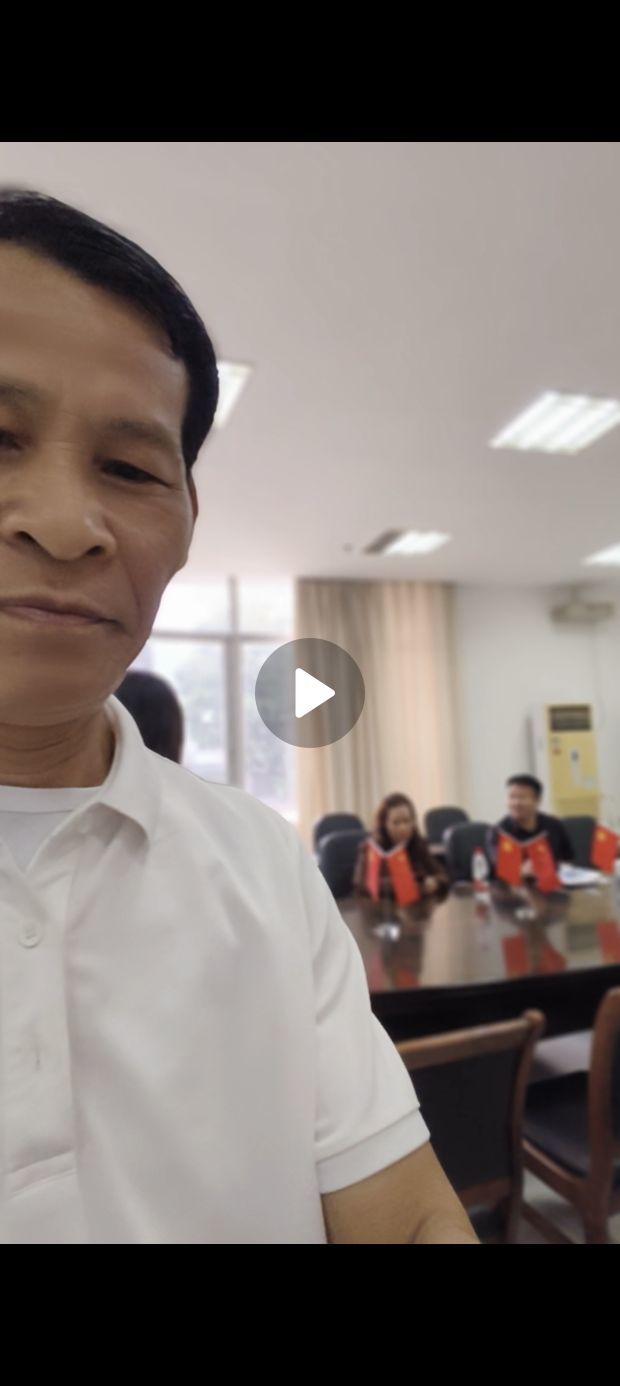 梁頂峰主播圖片