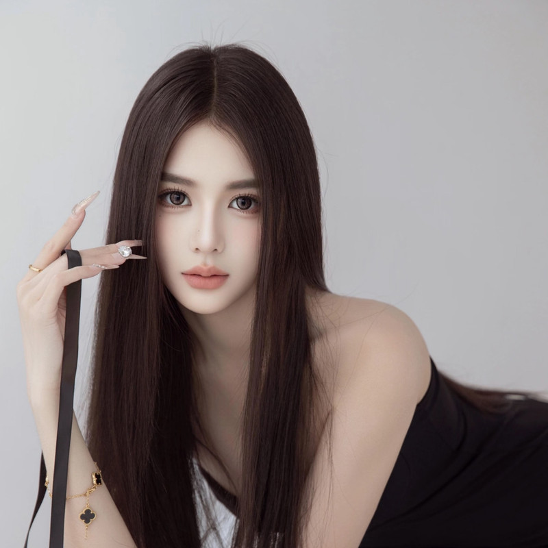 新人菲菲~求守护的主播海报
