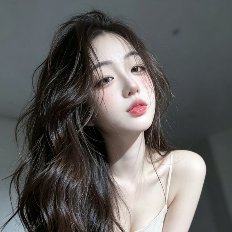 新人-尹月😊的主播海报