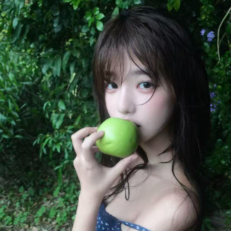 新人~方伊伊想升钻的直播间