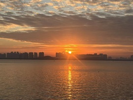 小朝阳•午夜档的图片