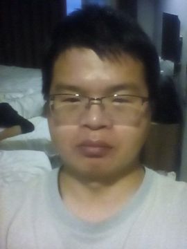 勾臂铮Q5主播照片