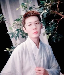 ♛花香染晨♛的图片