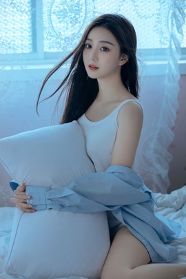 赵小七在唱歌主播照片