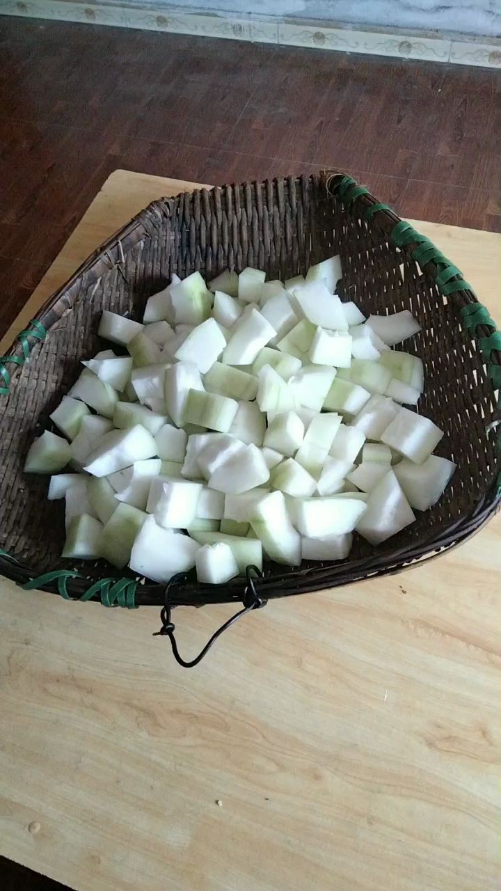 煮猪肉的冬瓜已经切好
