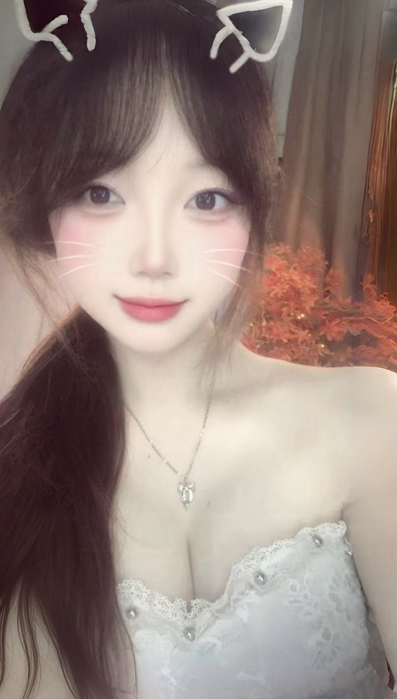 萌新白小糖主播图片