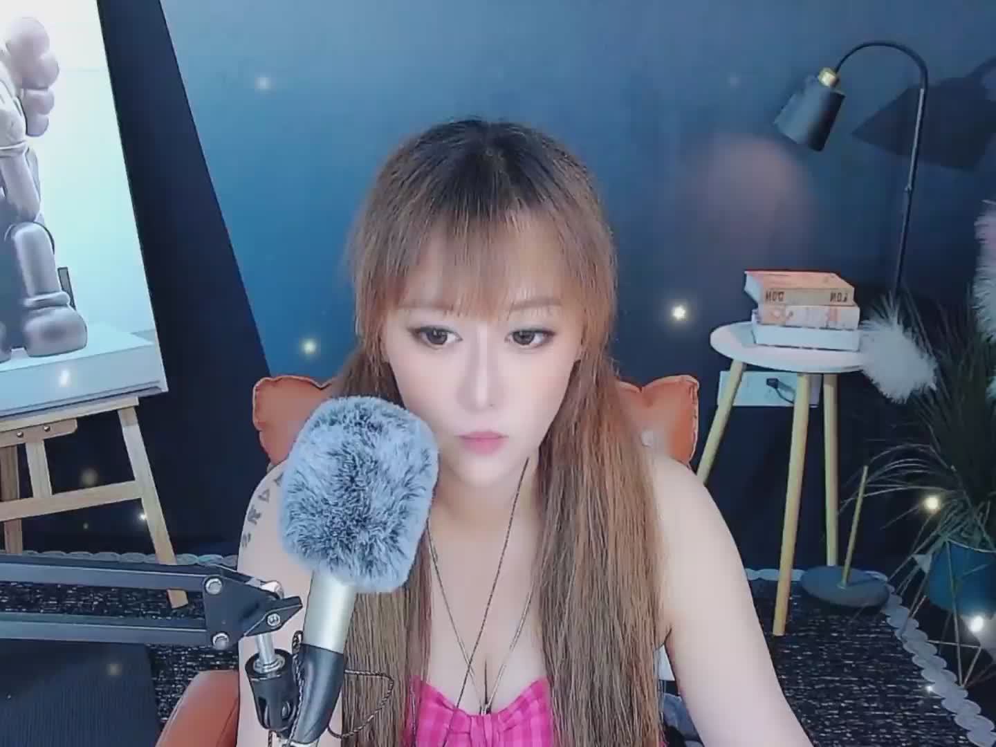 快来看看我发布的才艺作品他，AI评分85！