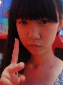 Curtaining主播照片