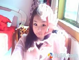 病态式素颜主播照片
