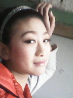 艺校小美主播照片