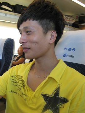 YOU你足够主播照片