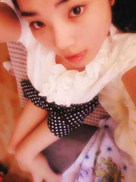 .小阿叶主播照片
