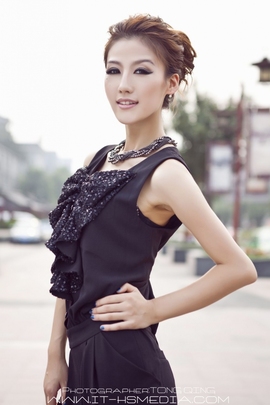 林家小妹林依主播照片
