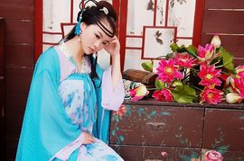 拖延的啦啦主播照片