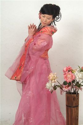 雾里水中花主播照片
