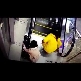 2016电梯事件又一次无情的发生了