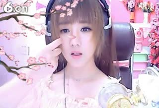 六间房美女主播☜小鱼儿❦☞秀唱视频
