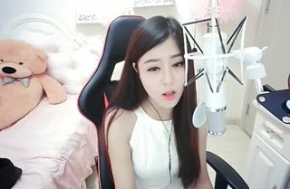 我想《宽容》冰冷的笑容~