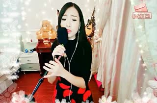 我累了~像个《疯子》般的不停的哭