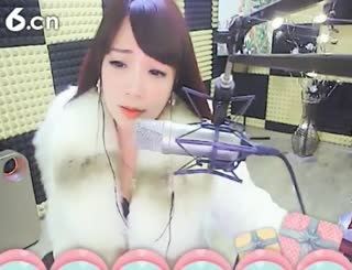 六间房美女主播♬&hearts;瑶&hearts;代理 秀唱视频