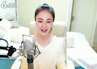 六间房最红主播诗然&conint;&conint;秀唱视频