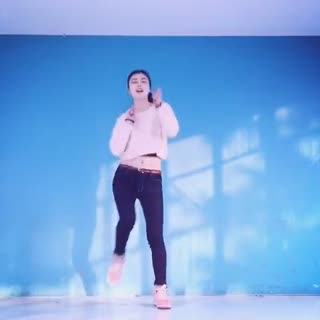 活泼的马尾