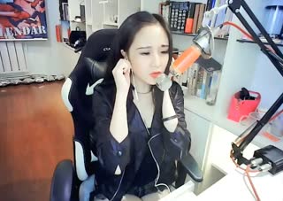 妹砸翻唱《亲爱的还幸福吗》~很好听~