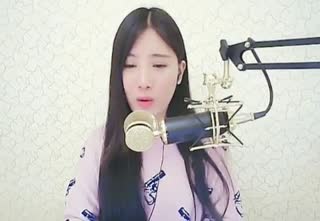 《女人花》摇曳在红尘中，轻轻摆动~