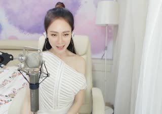 欢迎你这一朵花~羞答答梦里总是梦见他~