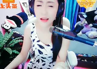 外表温柔的妹子喊麦超震撼~速来听《刀山火海》~