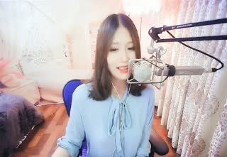 你微笑我亲你~你哭泣我亲你~总想亲你亲不停~