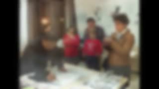 画家张伟写意熊猫展 你在巴黎有个约