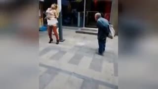 人类已无法阻止广场舞 都是神一般存在