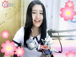 六间房呆萌女主播尐✿熊熊✿秀唱high歌