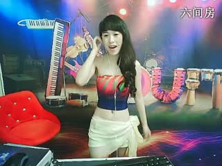 六间房热门女主播⒎門★暮歌丫宝