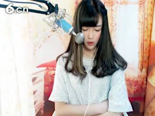 六间房热门美女♫七小娘、在线交友聊天