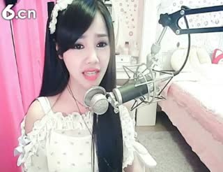 六间房美女主播╰⋛泡沫ღ寒兮⋚╯互动交友