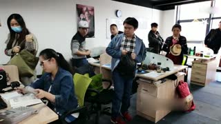 好色老板对女员工伸出魔爪，结果却···