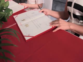 美肌颜签约现场，喜迎关晓彤