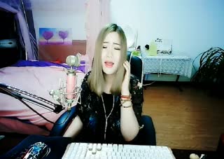 萌妹子翻唱《走着走着就散了》~超好听~