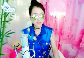 你说是我们《相见恨晚》~我说为爱你不够勇敢