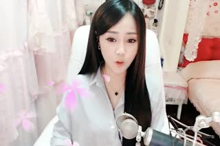 谁在用琵琶弹奏一曲《东风破》~岁月在墙上剥落看见小时候~