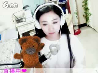 六间房唱歌聊天室夏目七秀唱视频