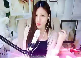 妹纸秀唱英文歌~活力四射