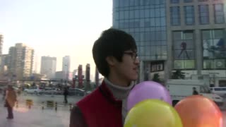 街头上演“大冒险”
