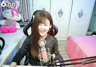 六间房美女主播久美。互动视频