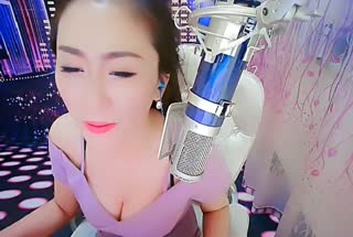 《爱我你就抱抱我》~快来快来~